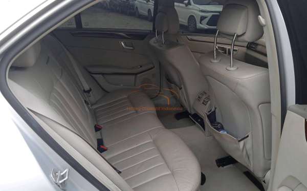 MERCEDES BENZ E 300 CKD AT