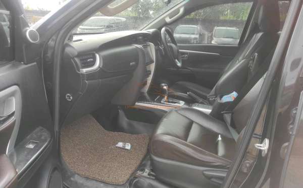 TOYOTA FORTUNER 2.7 SRZ