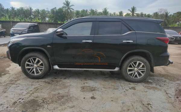 TOYOTA FORTUNER 2.7 SRZ