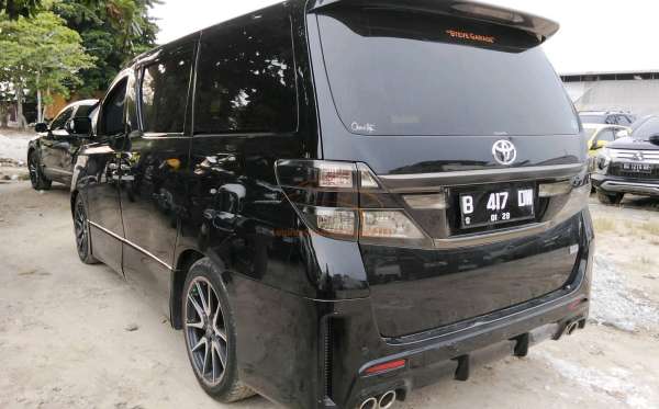 TOYOTA VELLFIRE