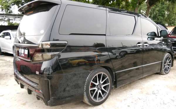 TOYOTA VELLFIRE