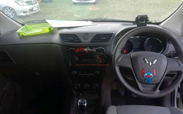 WULING CONFERO