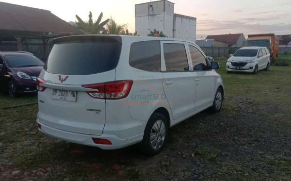 WULING CONFERO