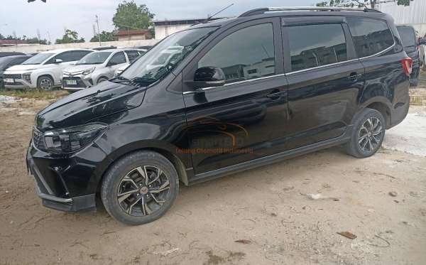 WULING CONFERO