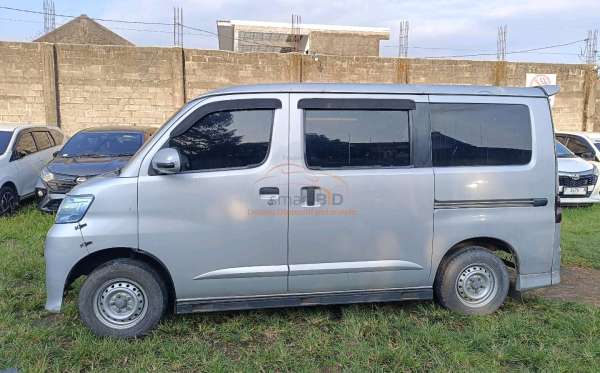 DAIHATSU LUXIO M
