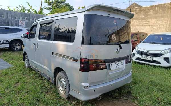 DAIHATSU LUXIO M