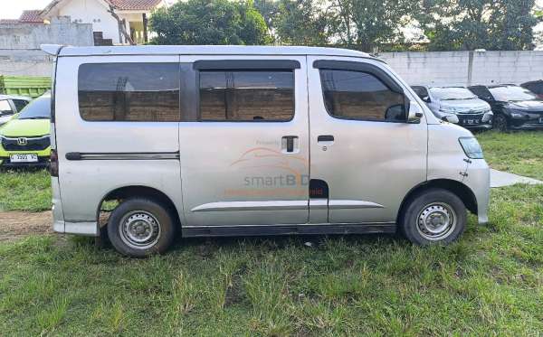 DAIHATSU LUXIO M