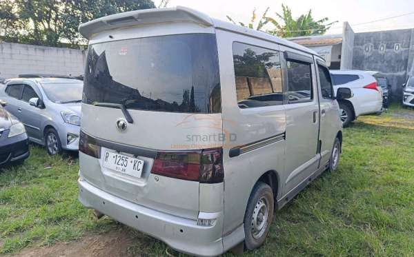 DAIHATSU LUXIO M