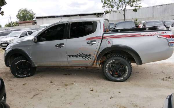 MITSUBISHI DC GLS 4X4