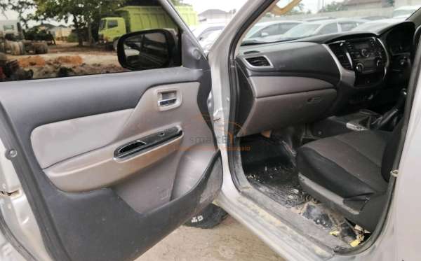 MITSUBISHI DC GLS 4X4