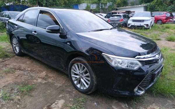 TOYOTA CAMRY V