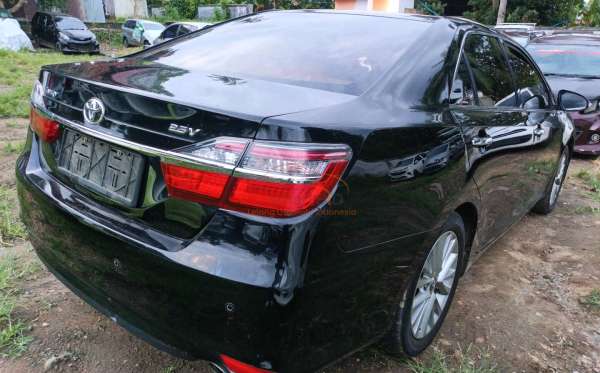 TOYOTA CAMRY V