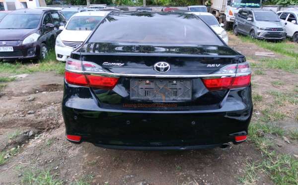 TOYOTA CAMRY V