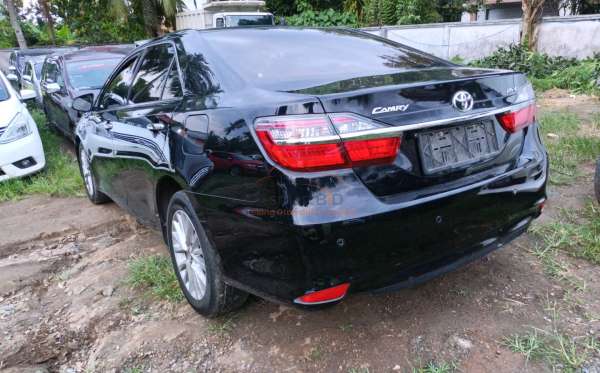 TOYOTA CAMRY V