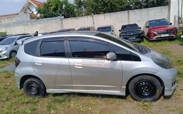 HONDA JAZZ GE8 1.5 E