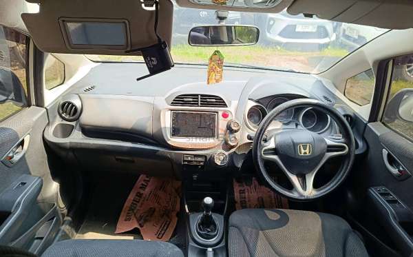 HONDA JAZZ GE8 1.5 E