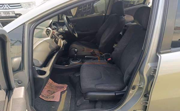 HONDA JAZZ GE8 1.5 E