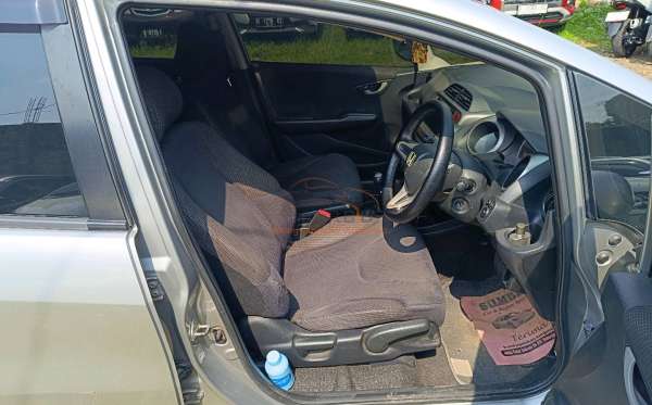 HONDA JAZZ GE8 1.5 E