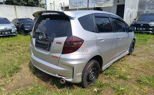 HONDA JAZZ GE8 1.5 E
