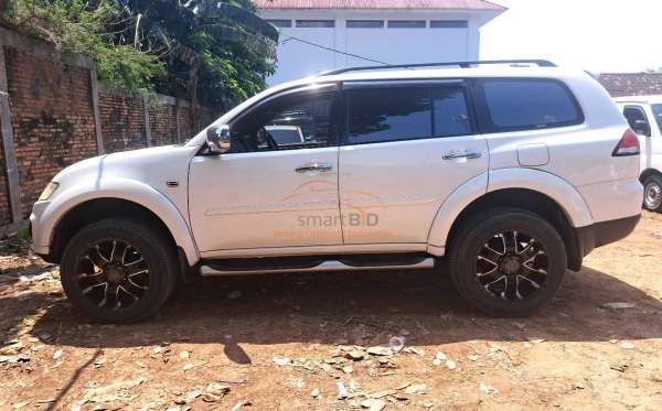 MITSUBISHI PAJERO SPORT 2.5 E EXCEED 4X2