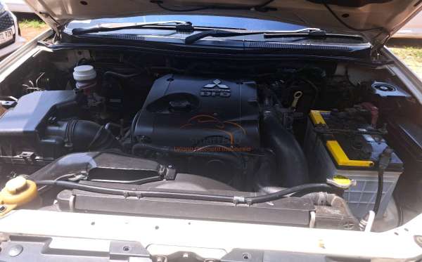 MITSUBISHI PAJERO SPORT 2.5 E EXCEED 4X2