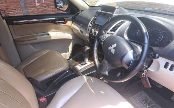 MITSUBISHI PAJERO SPORT 2.5 E EXCEED 4X2