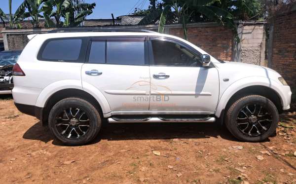 MITSUBISHI PAJERO SPORT 2.5 E EXCEED 4X2