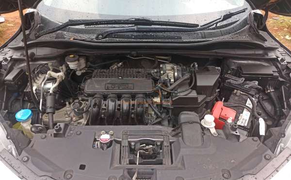HONDA HRV RU1 1.5 S