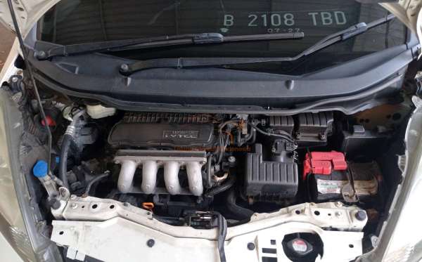 HONDA JAZZ GE8 1.5 E