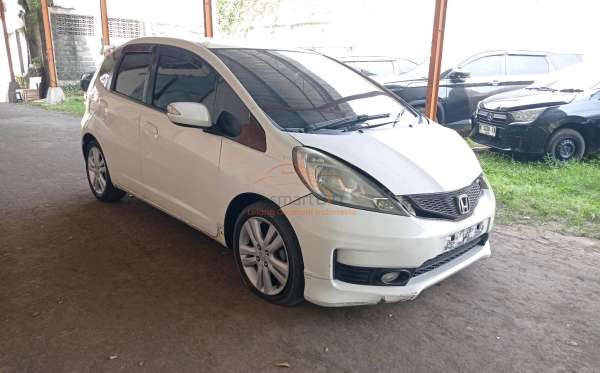 HONDA JAZZ GE8 1.5 E