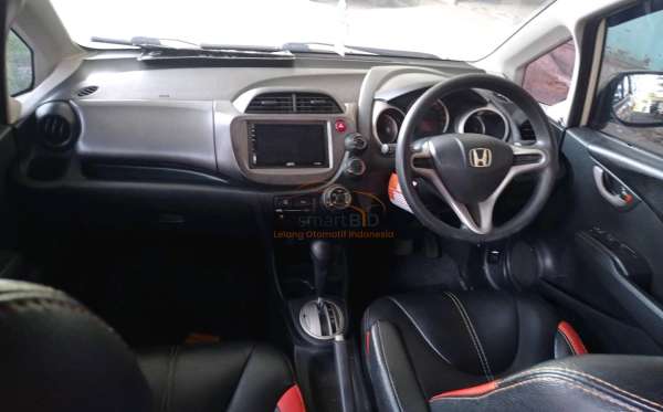 HONDA JAZZ GE8 1.5 E
