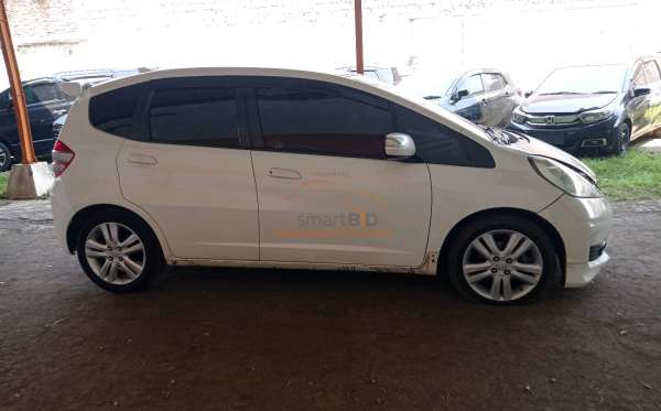 HONDA JAZZ GE8 1.5 E