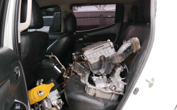 MITSUBISHI  TRITON DC GLS 4X4