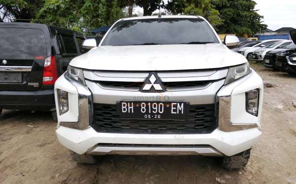 MITSUBISHI  TRITON DC GLS 4X4