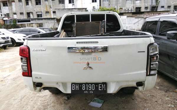 MITSUBISHI  TRITON DC GLS 4X4