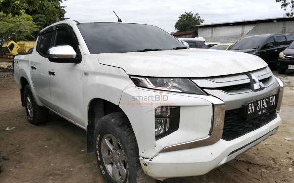 MITSUBISHI  TRITON DC GLS 4X4