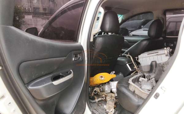 MITSUBISHI  TRITON DC GLS 4X4