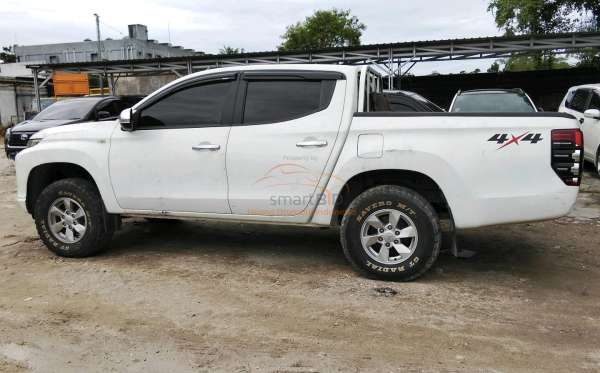 MITSUBISHI  TRITON DC GLS 4X4