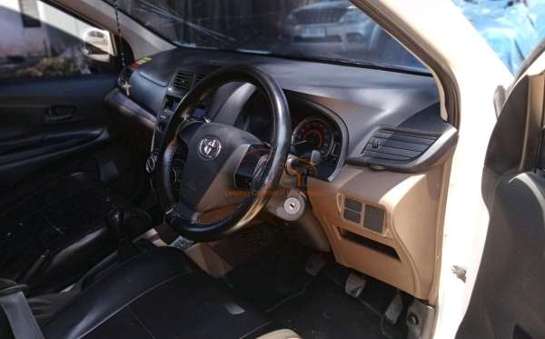 TOYOTA  AVANZA  1.3 TRANSMOVER
