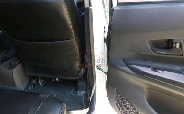 TOYOTA  AVANZA  1.3 TRANSMOVER