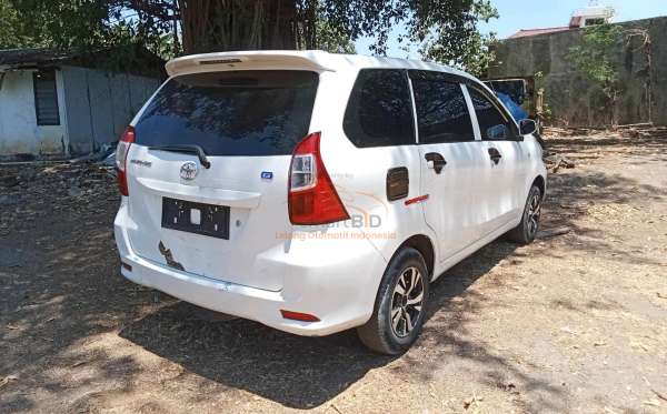TOYOTA  AVANZA  1.3 TRANSMOVER