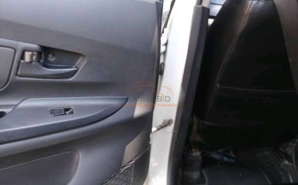 TOYOTA  AVANZA  1.3 TRANSMOVER