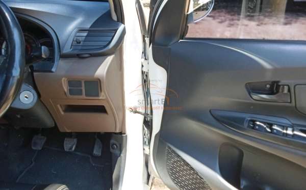 TOYOTA  AVANZA  1.3 TRANSMOVER