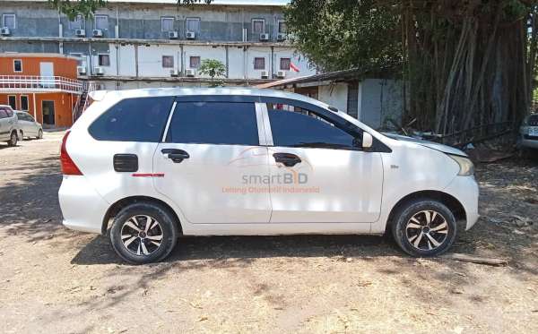 TOYOTA  AVANZA  1.3 TRANSMOVER