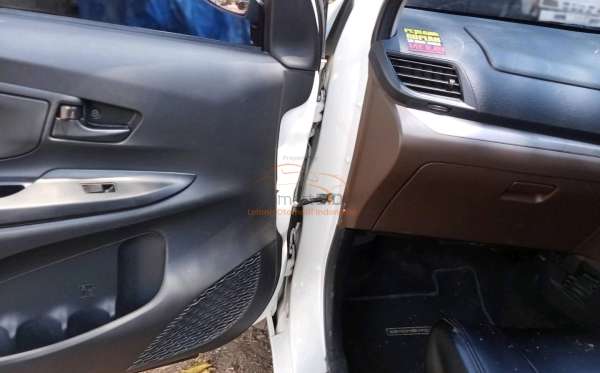 TOYOTA  AVANZA  1.3 TRANSMOVER