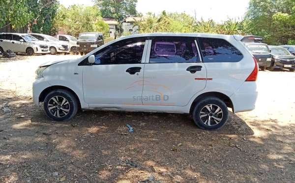 TOYOTA  AVANZA  1.3 TRANSMOVER