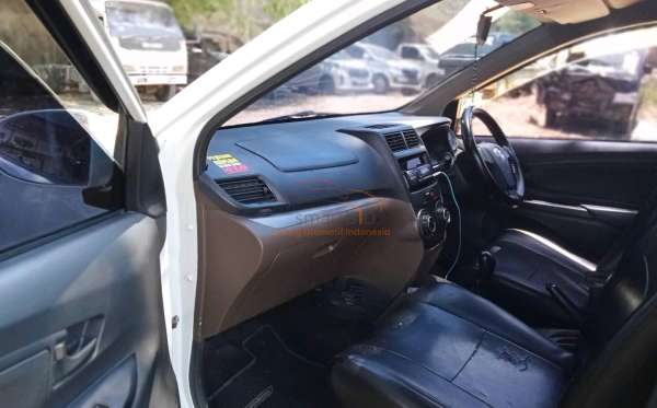 TOYOTA  AVANZA  1.3 TRANSMOVER