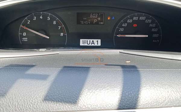 TOYOTA  SIENTA  1.5V