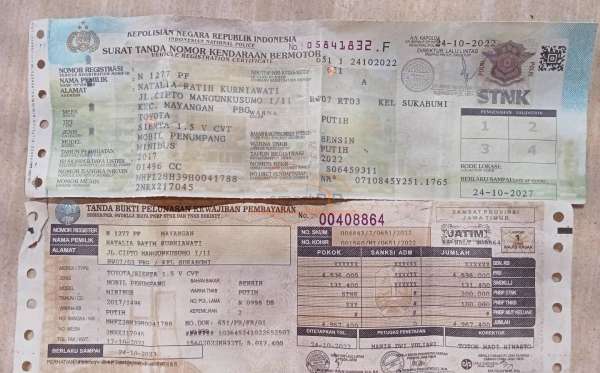 TOYOTA  SIENTA  1.5V