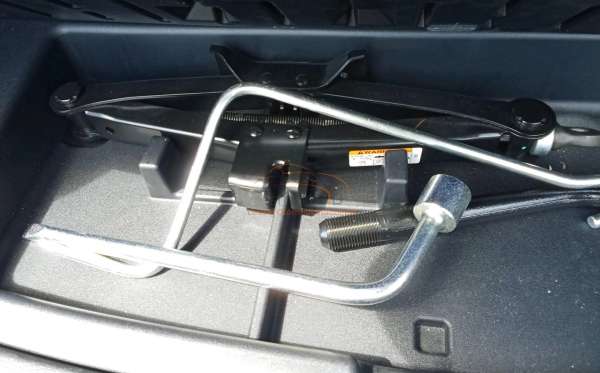 TOYOTA  SIENTA  1.5V